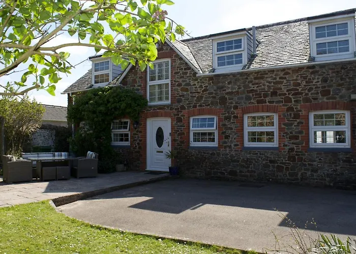 Coach House. Falcon Mews